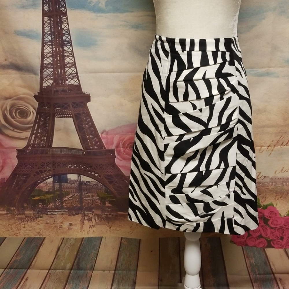 Sunny leigh petite animal print skirt